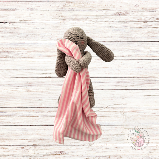 Mini conejito con tuto